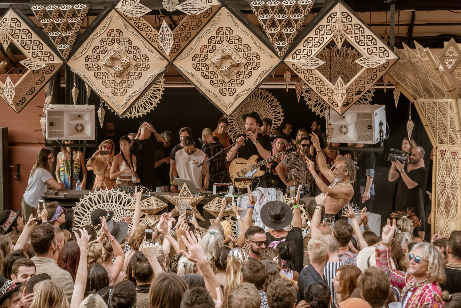 A Magical Finale Awaits At Cova Santa With Woomoon Ibiza Spotlight